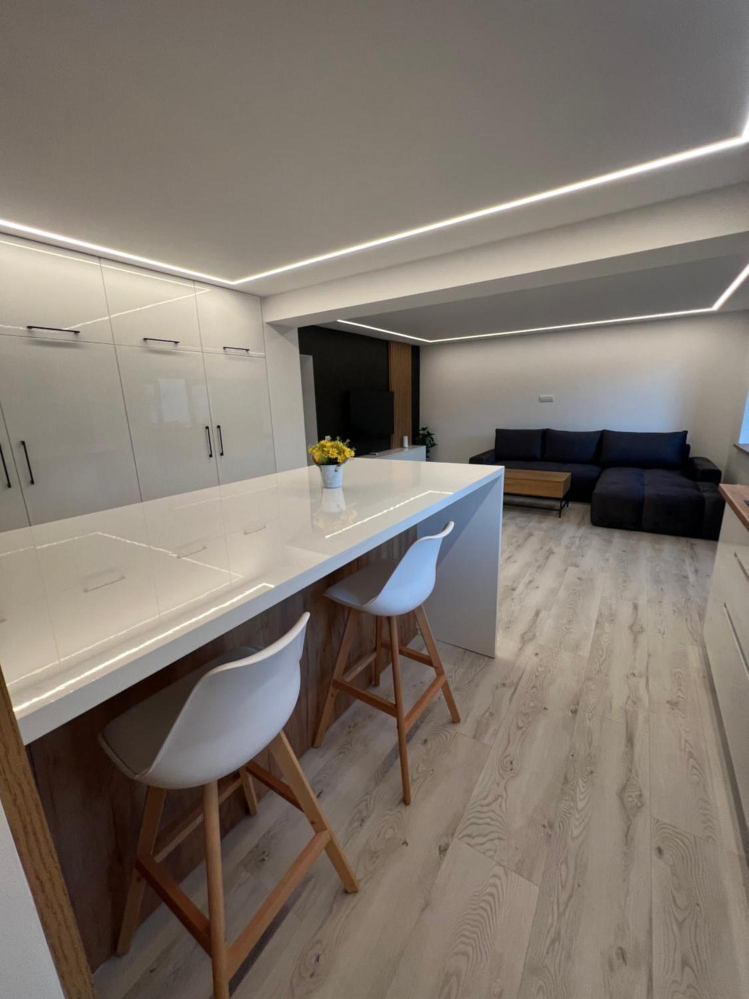 Modern Premium Apartment 1 Targoviste Ngoại thất bức ảnh