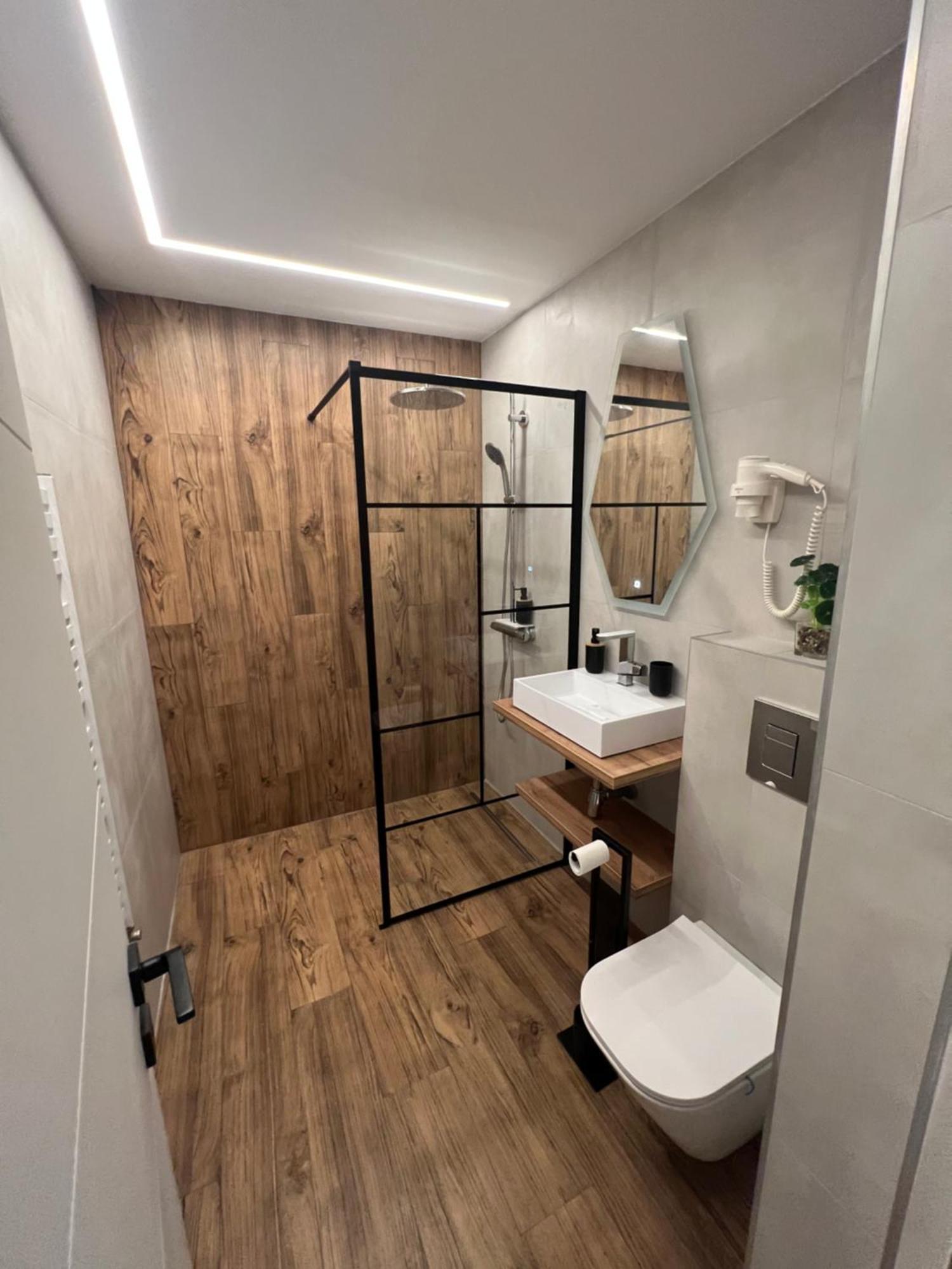 Modern Premium Apartment 1 Targoviste Ngoại thất bức ảnh